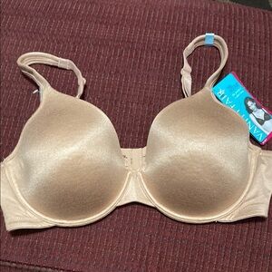 ***NWT*** VANITY FAIR FULL COVERAGE BODY SHINE THE PERFECT T-SHIRT BRA‎
